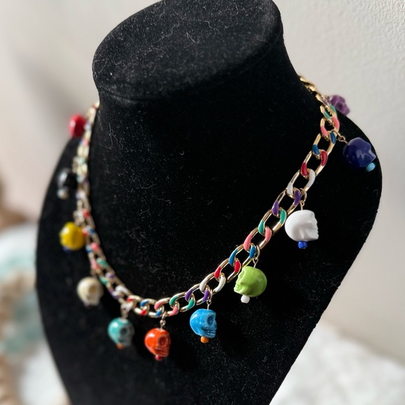 Jewelry - NWOT Colorful Day of the Dead/Fall/Halloween Skull Charm Necklace
